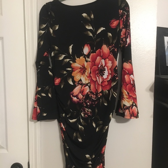 X-Large Black and Red Floral Maternity Dress - Picture 2 of 3